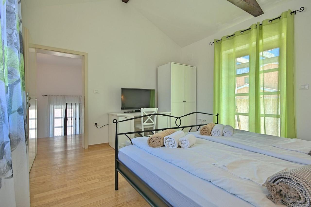 Ližnjan Stone Villa Zahara מראה חיצוני תמונה