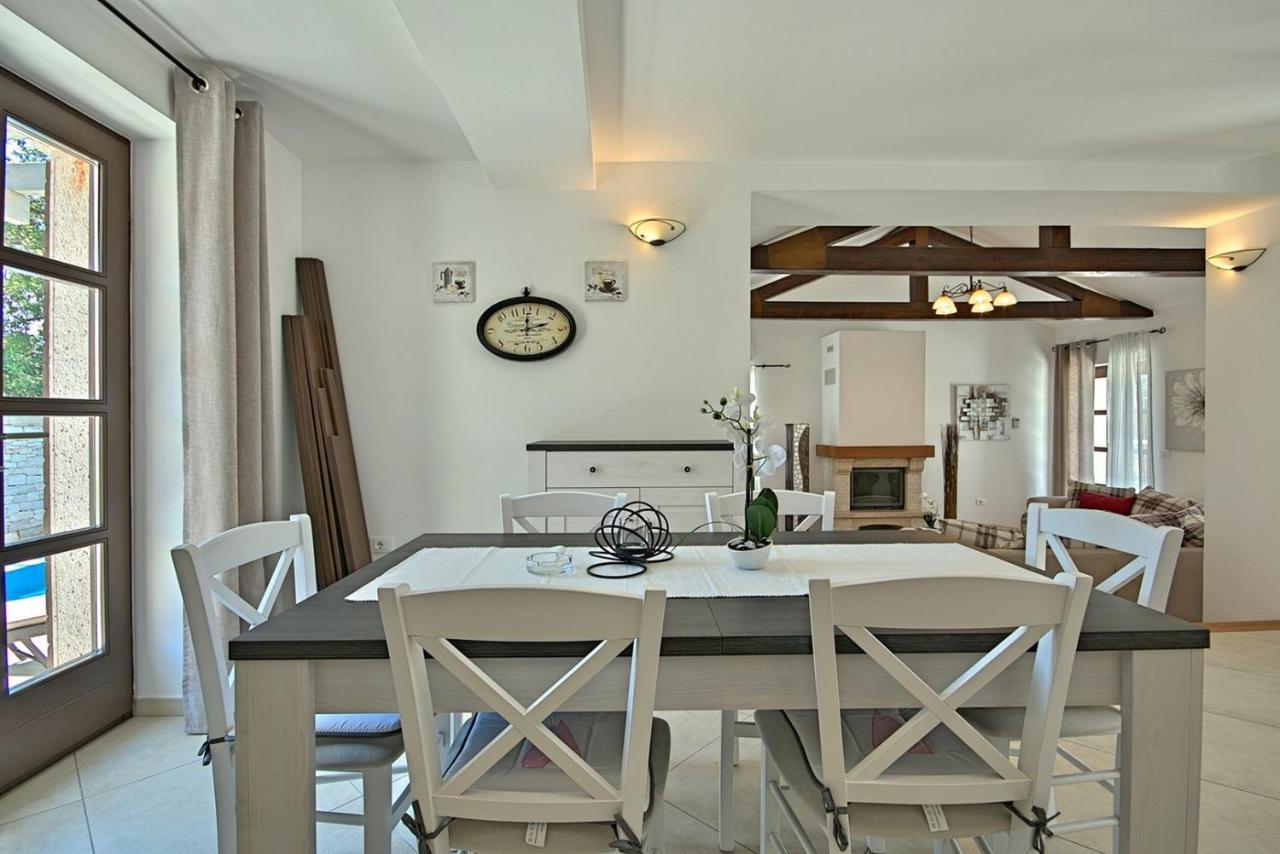 Ližnjan Stone Villa Zahara מראה חיצוני תמונה