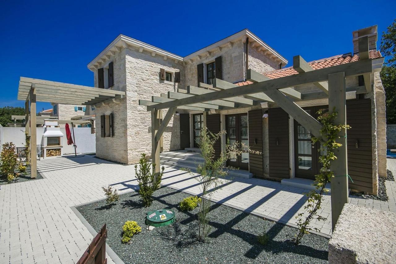 Ližnjan Stone Villa Zahara מראה חיצוני תמונה