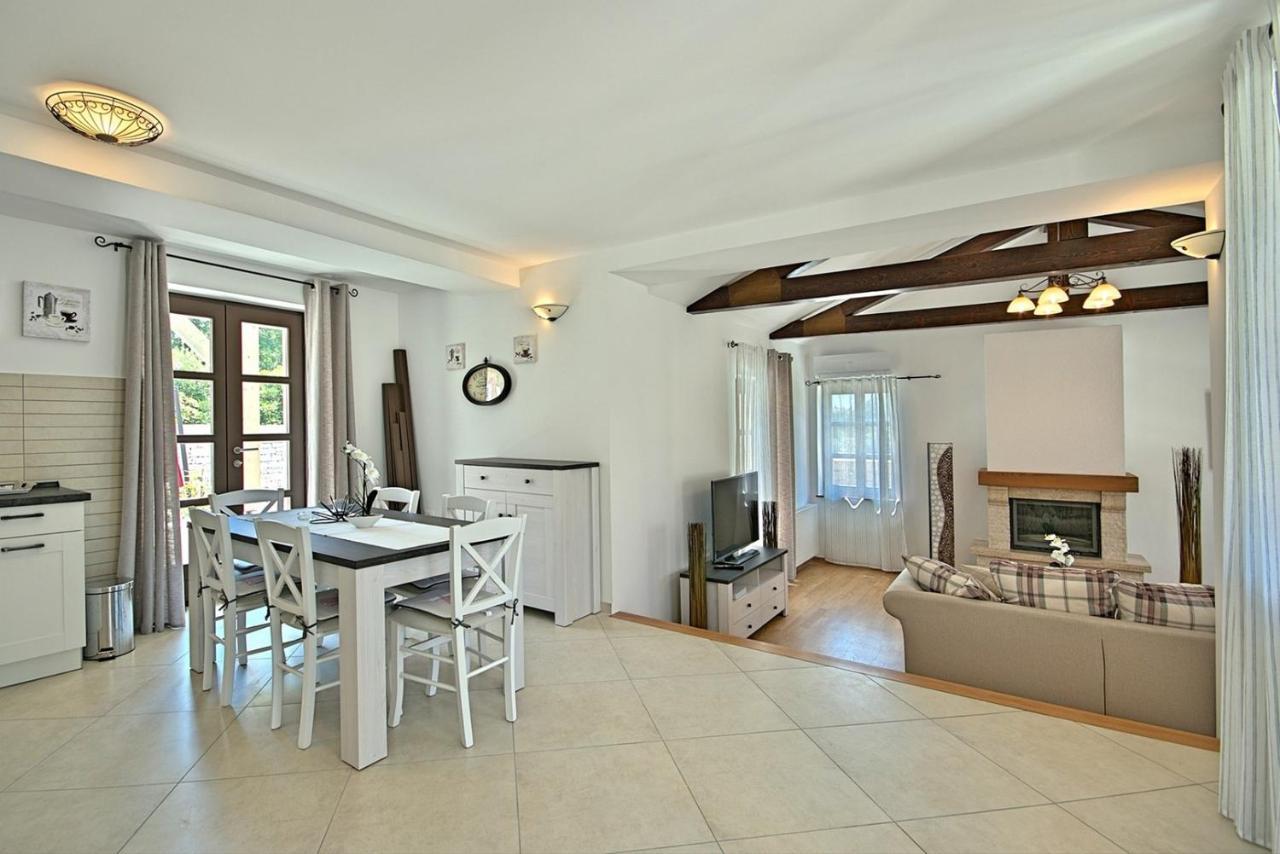 Ližnjan Stone Villa Zahara מראה חיצוני תמונה