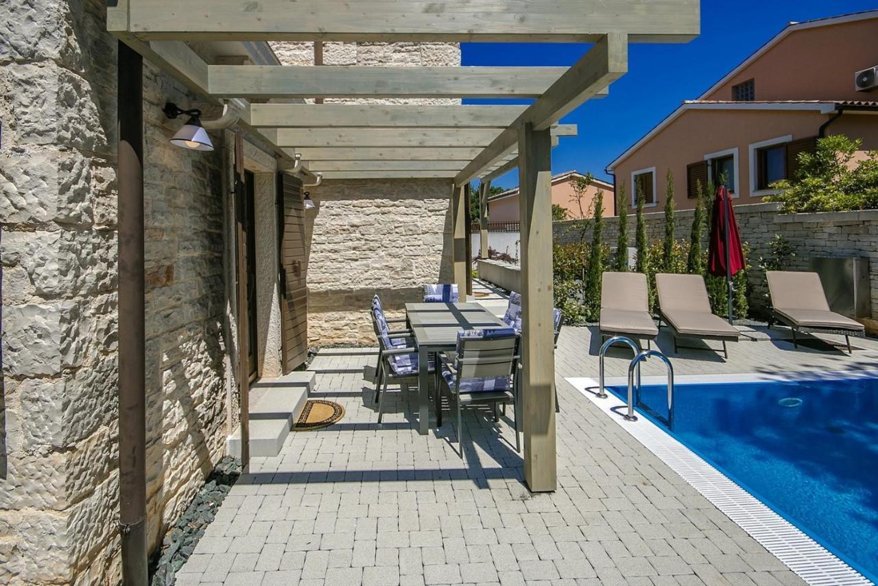 Ližnjan Stone Villa Zahara מראה חיצוני תמונה